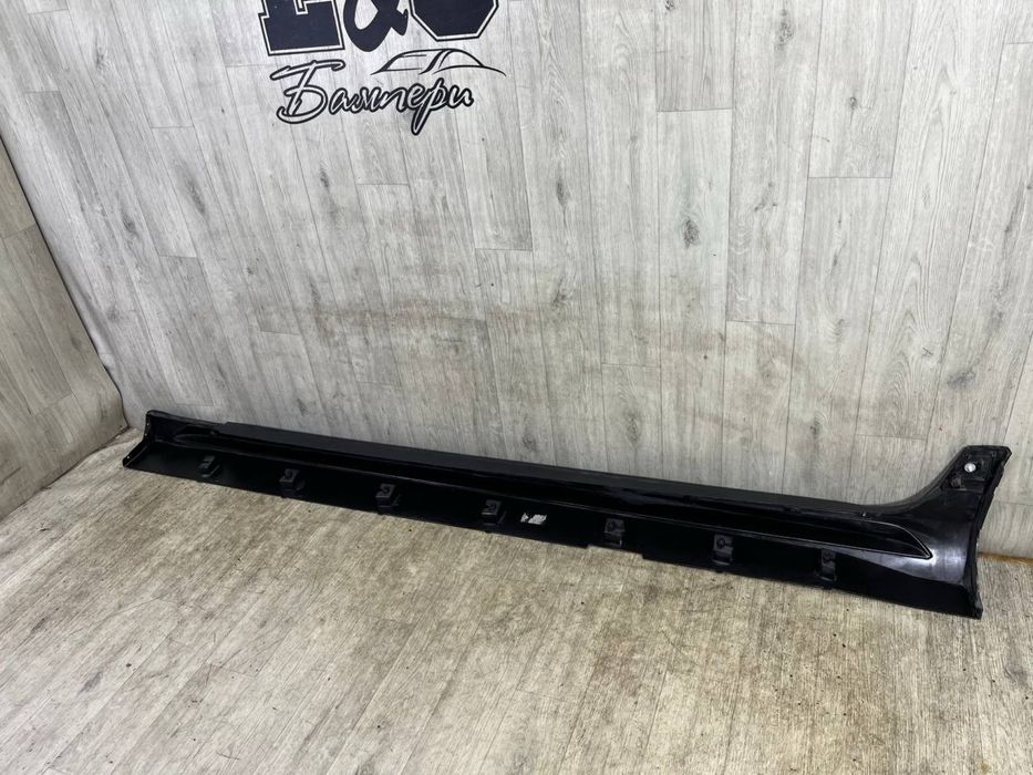 Порог правый Volvo V60 2 CC (2018 - 2024 г.) накладка порога 31463770