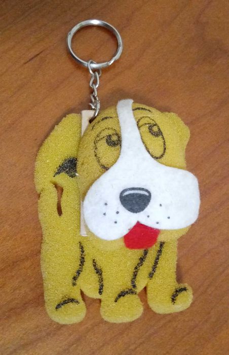 Vintage dog-shaped keychain, made of sponge