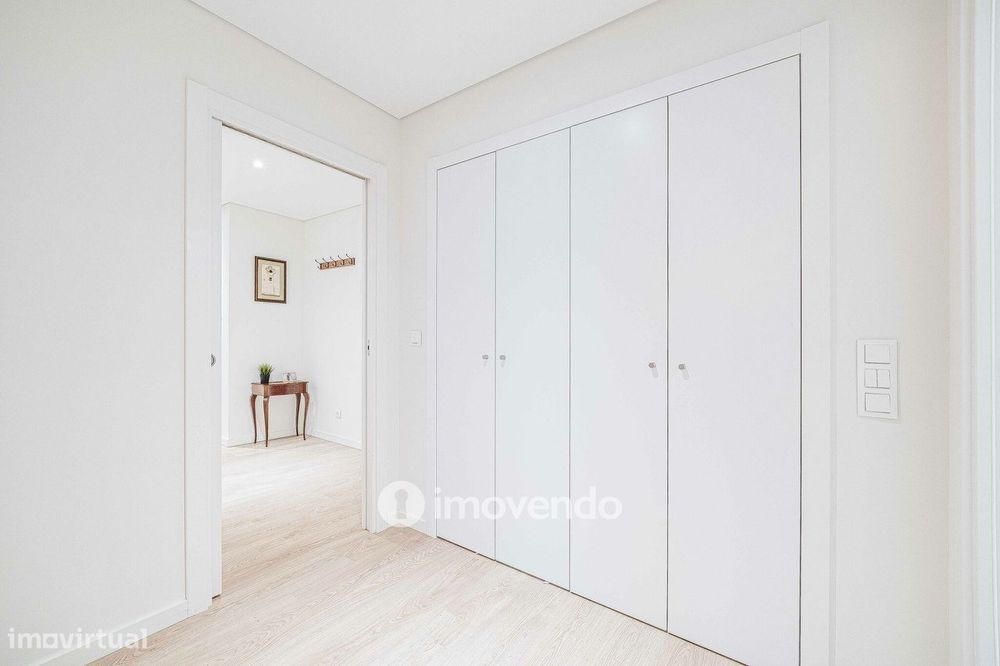 Apartamento T2 moderno, com estacionamento, na Alta de Lisboa