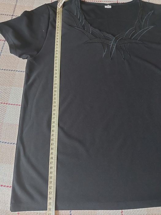 Bluzka bluzeczka ozdobna kolor czarny T-shirt