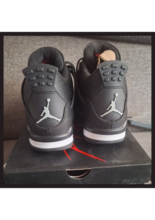 Air Jordan 4 Retro