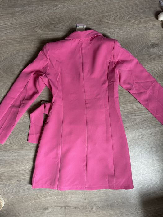 Różowa sukienka marynarka Renée M