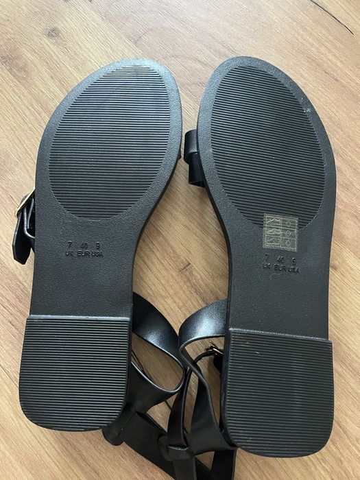 Sandałki NOWE 40