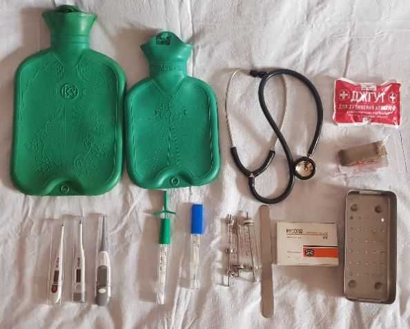 Колекція Ртутні термометри банки шприци грілки жгут СРСР