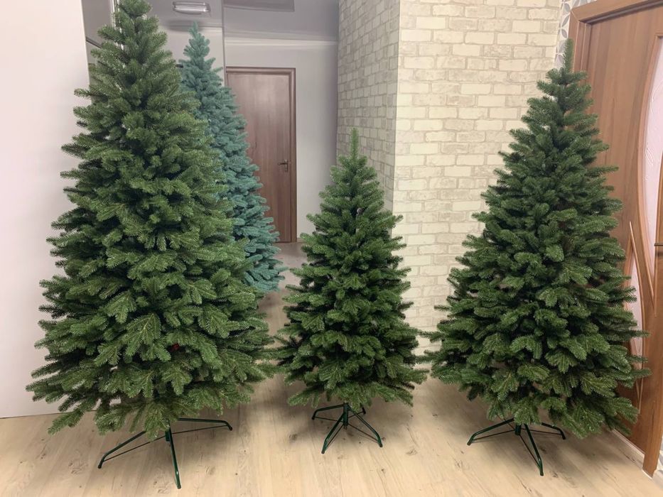 Штучні ялинки та сосни. Ялинка. Ель. Лита ялинка. Елка искусственная.