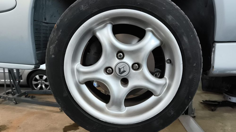 Jogo de 4 jantes renault 15" furação 4x10