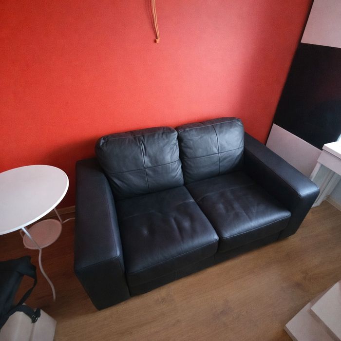 Sofa IKEA SKOGABY 2-osobowa skórzana czarna