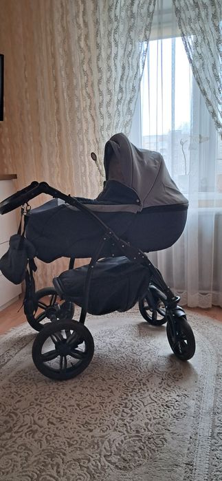 Б/У коляска для  маленьких діток