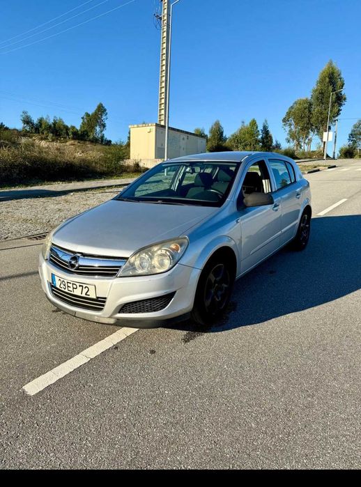 Carro a venda avariado