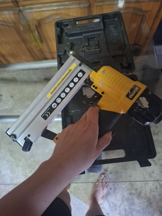 Pistola de ar (agrafar)