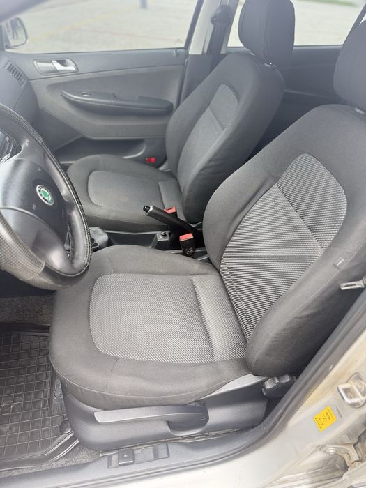 Продам шкоду фабію 1.4 MPI бензин