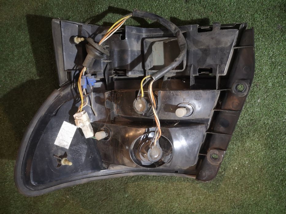 Toyota carina E lampa tylna lewa