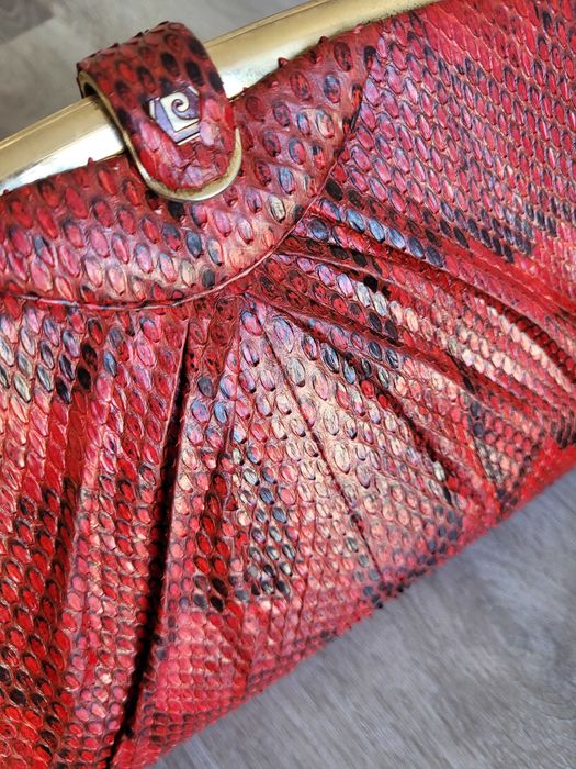 Mala e sapatos em pele de cobra verdadeira