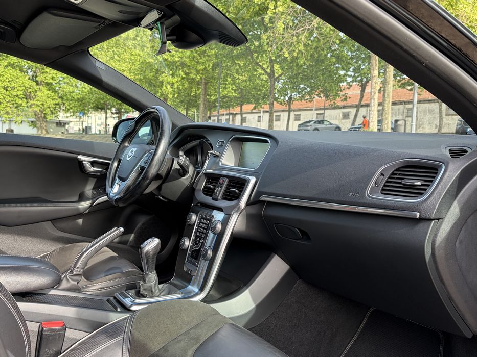 Volvo v40 D2 R Design