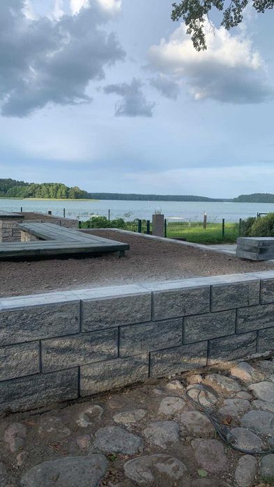 Montaż ogrodzeń panelowych.