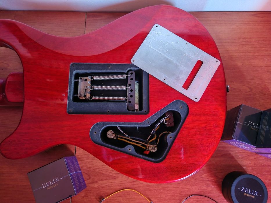 Tinta Shielding para Guitarras e Baixos