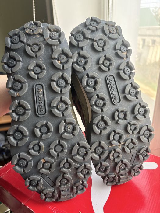 Продам оригинальные термокроссовки Адидас