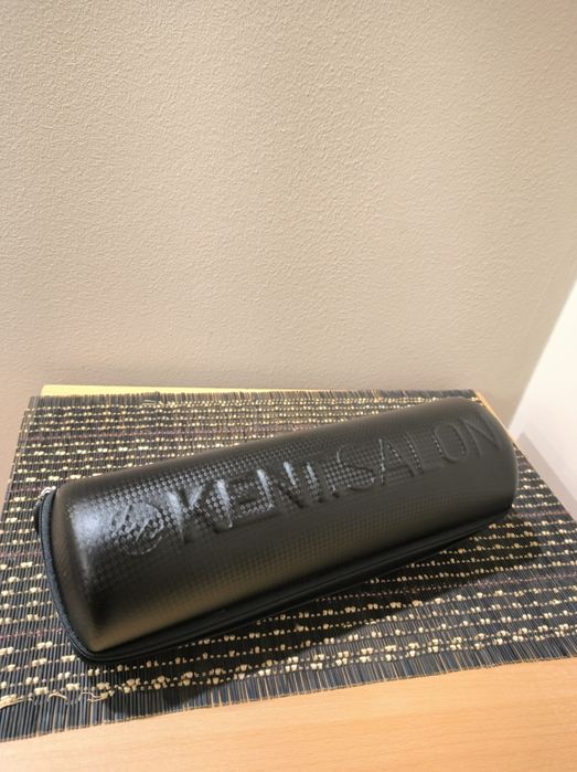 Etui sztywne na szczotkę fryzjerską  Polecam