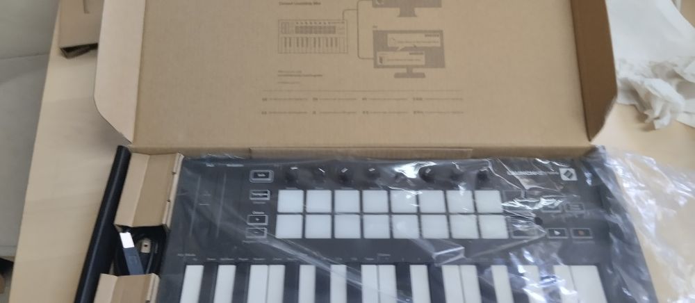 Vende teclado controlador da Novation