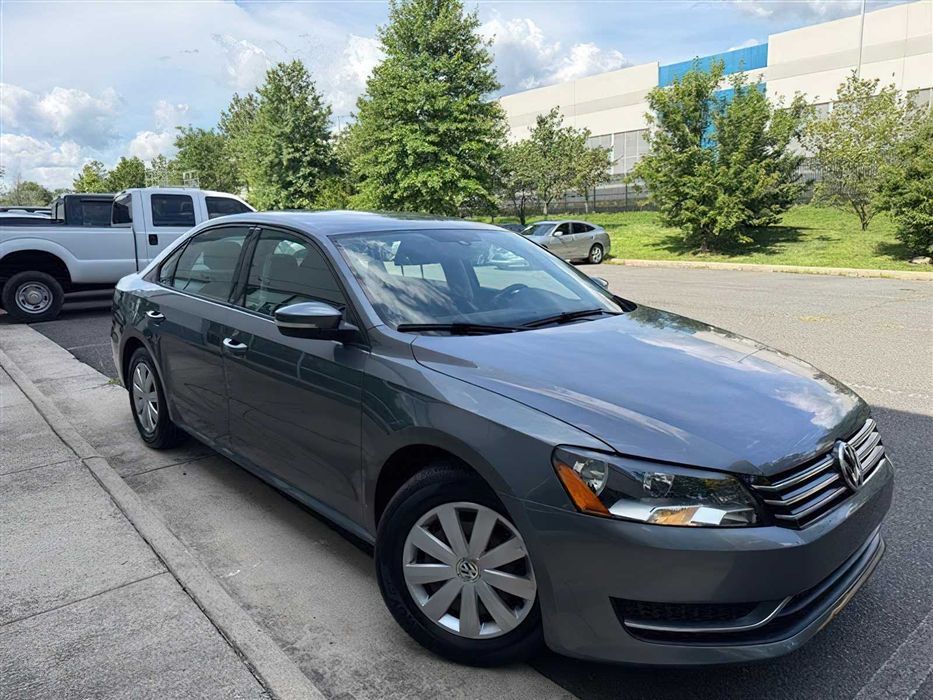 Volkswagen Passat      2013