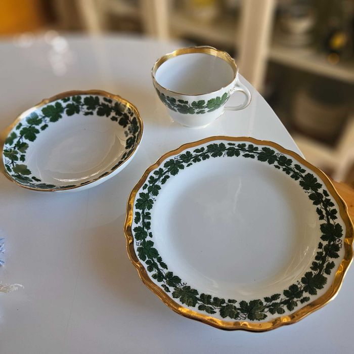 Trio sniadaniowe Miśnia wzór liście winogron ze złoceniami