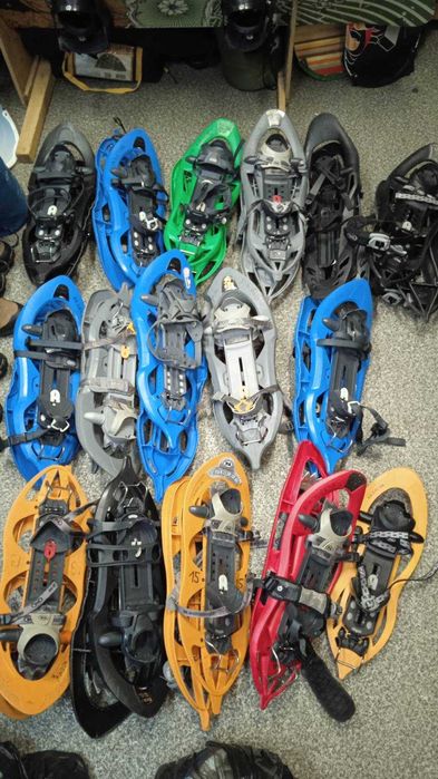 прокат снігоступів, зимових спальників, кішок, трек взуття, пуховиків