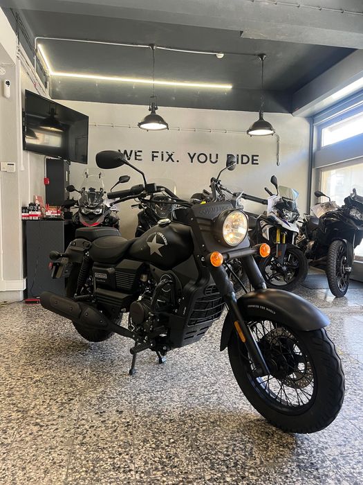 UM Renegade Comando em Óptimo estado.