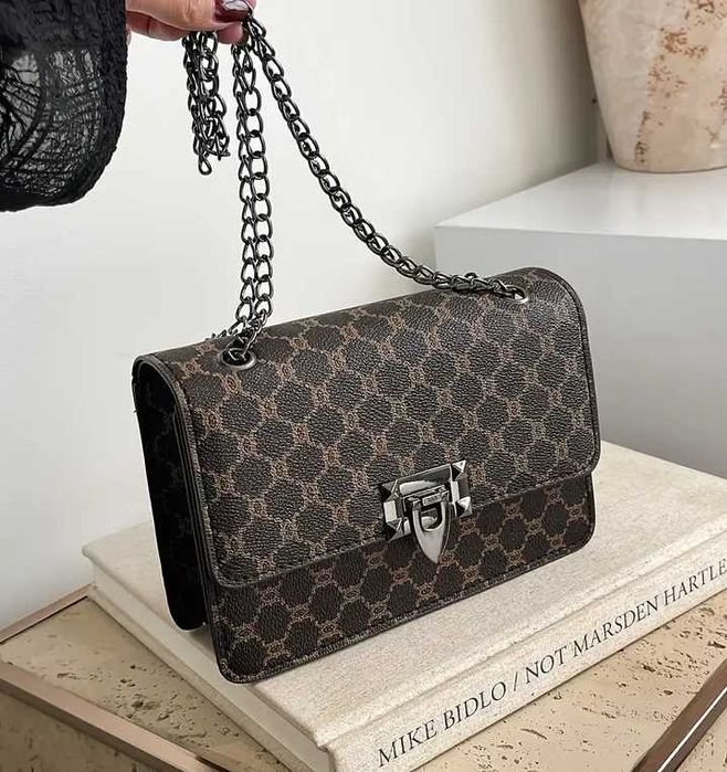 Жіноча сумка через плече модного дизайну