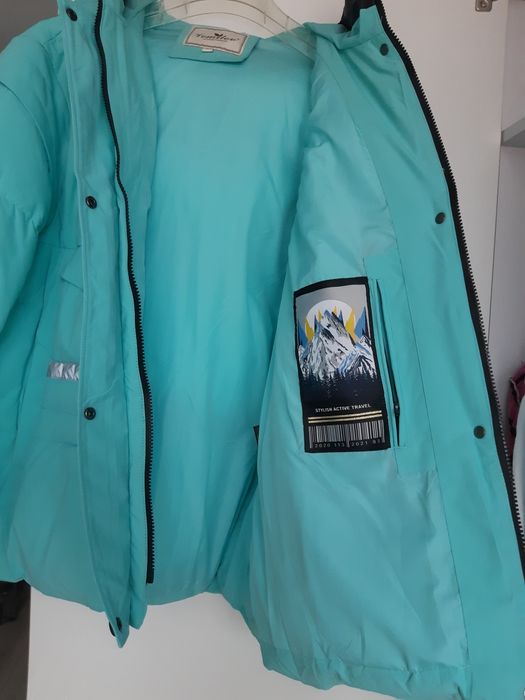 Красивый пуховик модели "два в одном"! Размер 54.