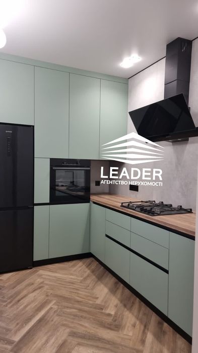 Продам таун!ДИЗАЙНЕРСЬКИЙ- СТИЛЬНИЙ!своя ділянка+парковка!Без Комісії