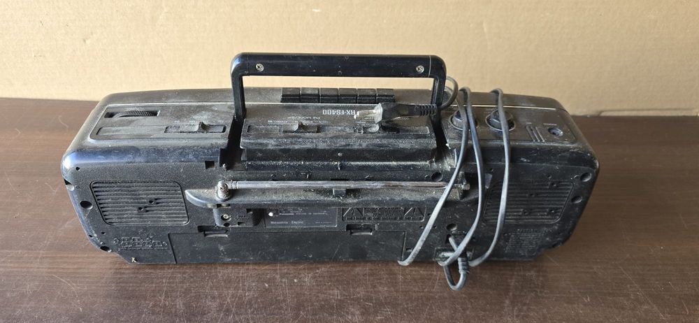 Stary radiomagnetofon PRL