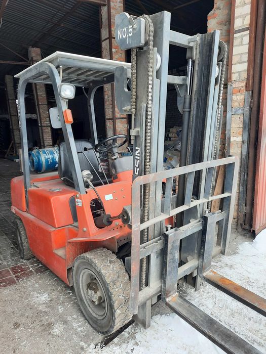 Погрузчик газ бензин 2.5т