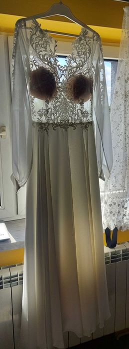 Piękna suknia ślubna