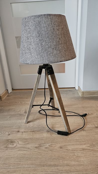Lampa stojąca do pokoju
