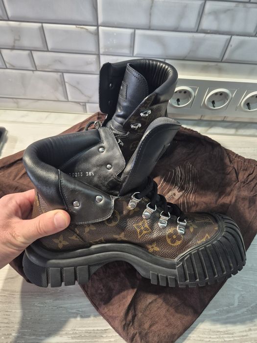 Жіночі черевики Louis Vuitton Ruby Flat Ranger.