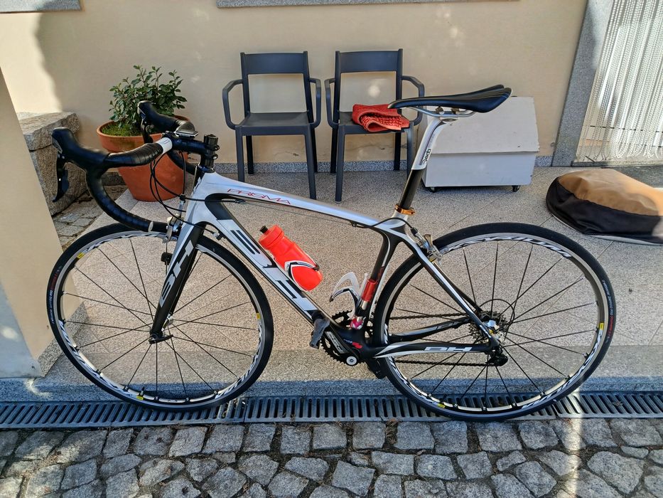 vendo bicicleta estrada BH prsma total carbono