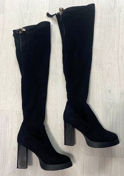 Гарні стильні чоботи ботфорди