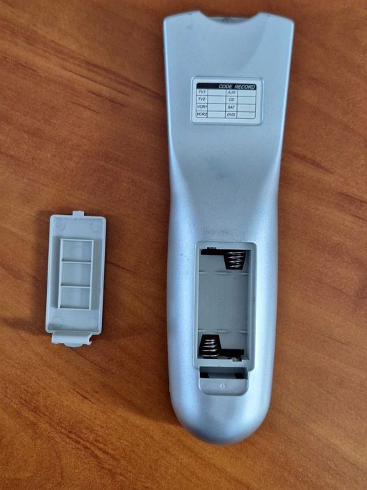 Pilot Uniwersalny 8 w 1 Vivanco UR 89 srebrny Audio Video Sat TV