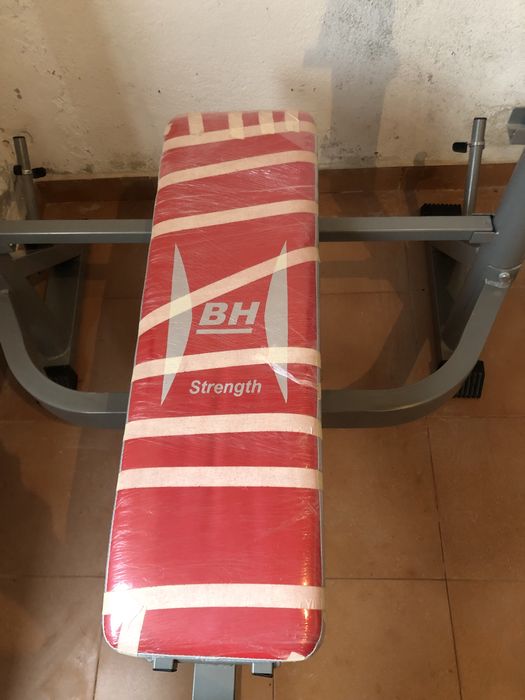 Banco supino esta novo nunca foi usado