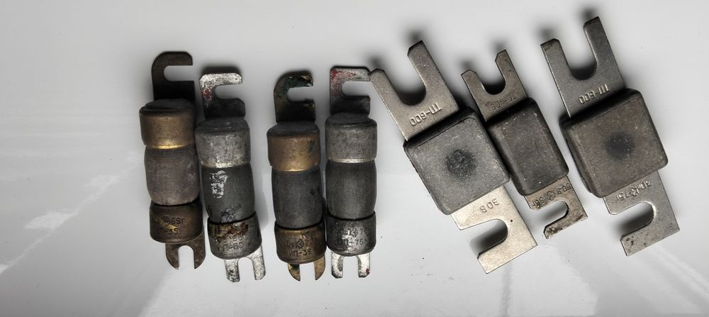 Кнопки авіаційні та інше.