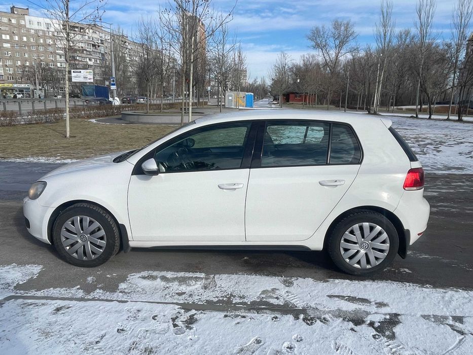 Volkswagen Golf VI   2011г