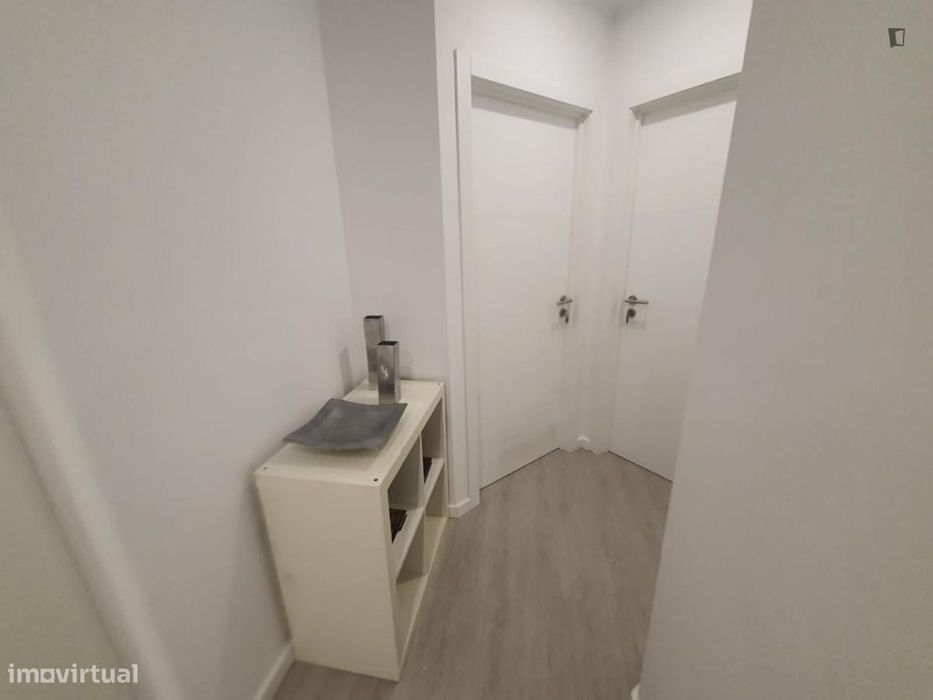 Quarto - localizado em Lumiar Lisbon