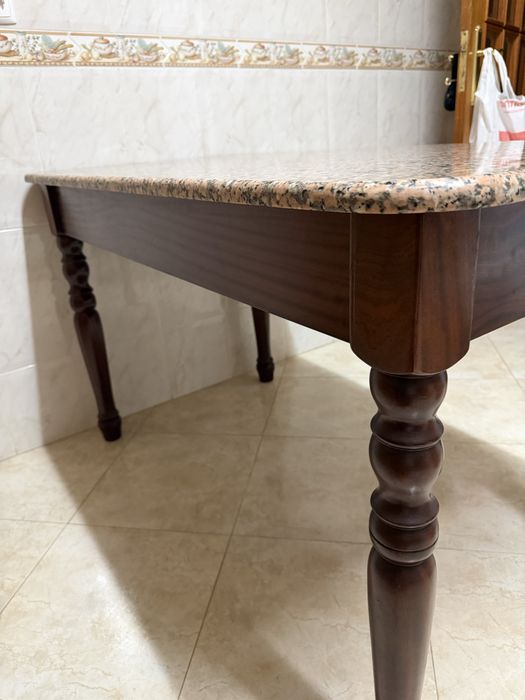 Mesa de Cozinha em Madeira com Tampo em Granito, 2 gavetas