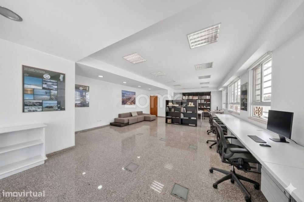 Espaço comercial junto ao IKEA de Alfragide