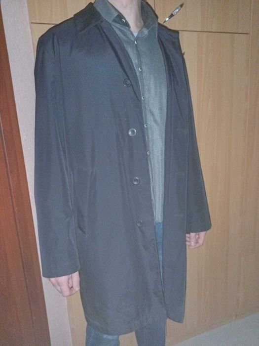 Пальто плащевка осень весна  б.у.