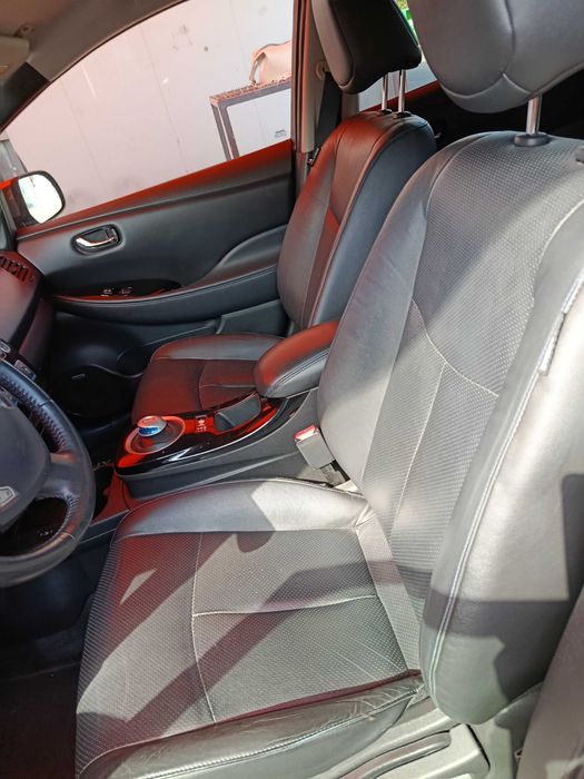 NISSAN LEAF Tekna 30 kw