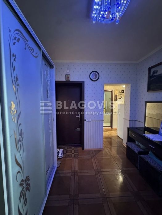 Прожаж 3х кімн квартири Анни Ахматової 15 Позняки Дарницький Гривня