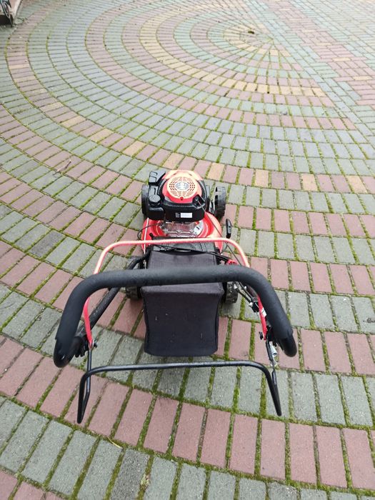 Газонокосарка Gude.