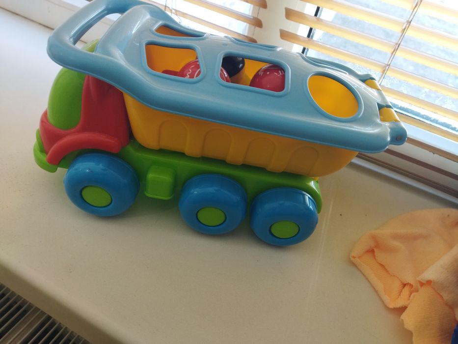 Дитячі розвиваючі іграшки