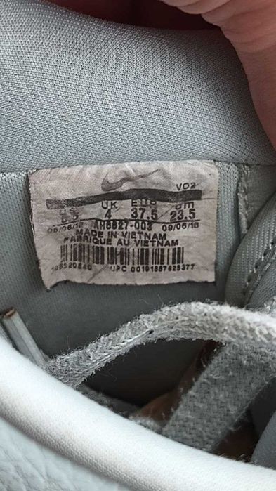 NIke кросівки (23.5 см устілка) Кросівки найк. Стильні шкіряні кросівк